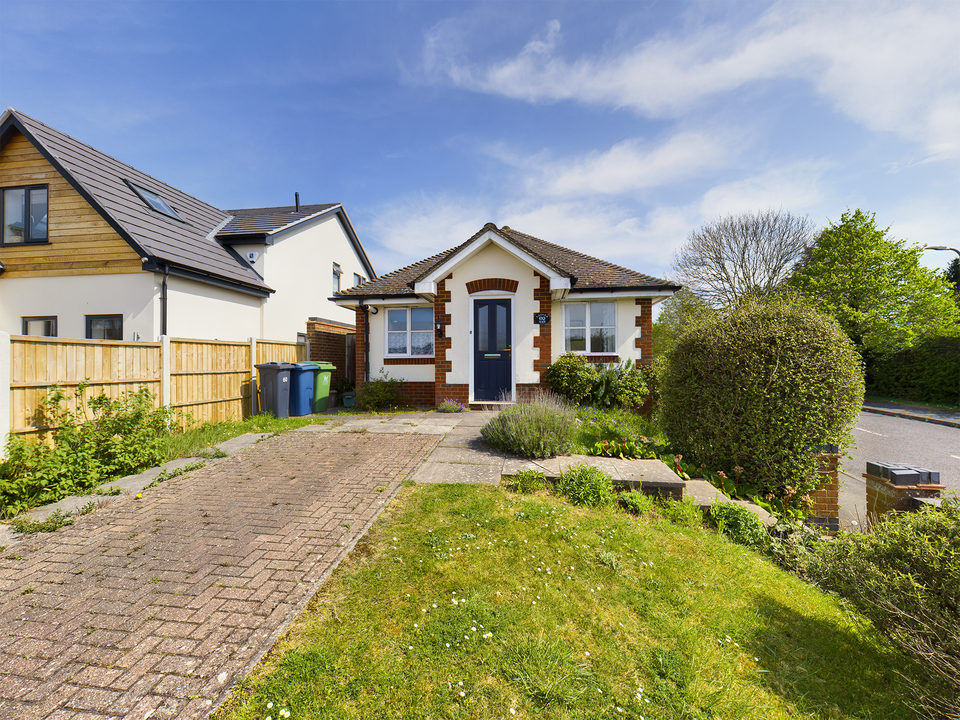 2 bed detached bungalow for sale in Hazlemere, High Wycombe, HP15