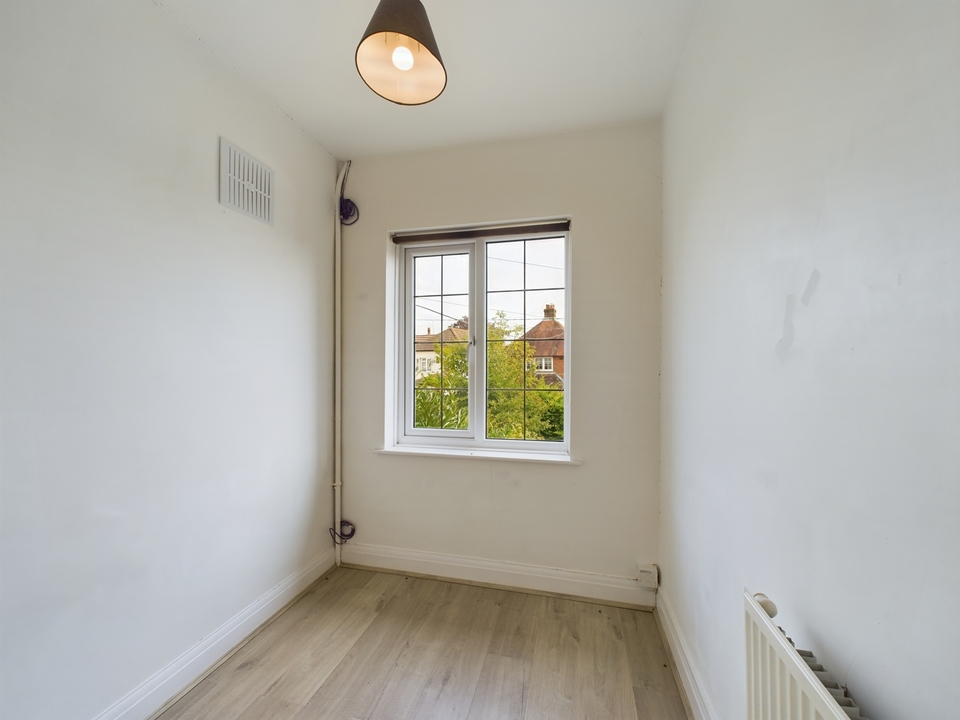 3 bed detached house for sale in Grove Road, High Wycombe  - Property Image 11