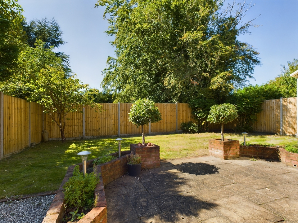 3 bed detached house for sale in Grove Road, High Wycombe  - Property Image 2