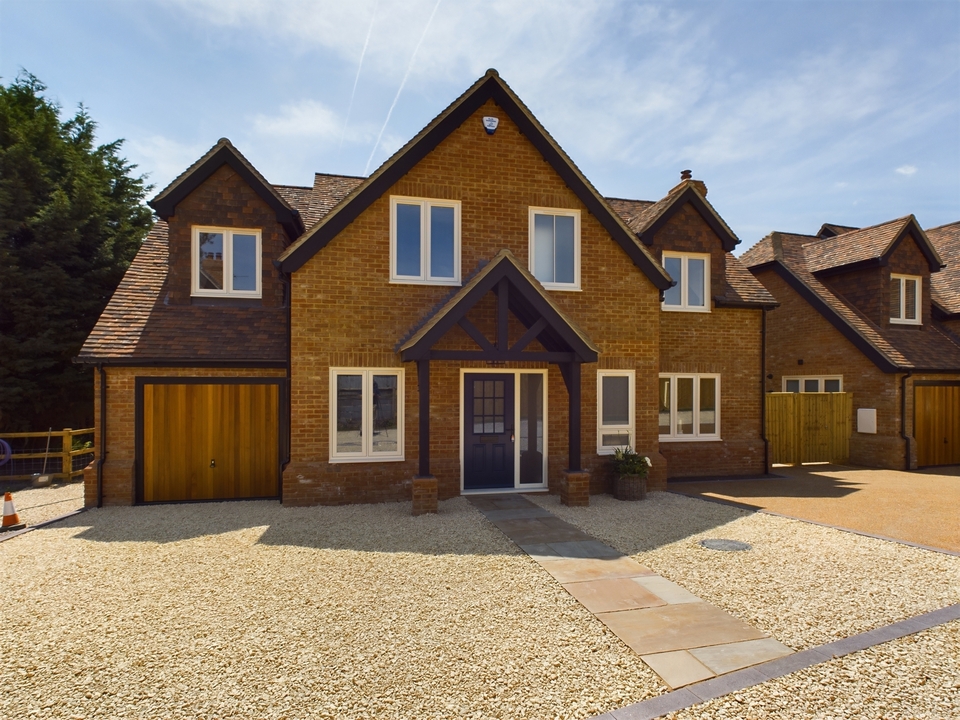 3 bed detached house to rent in Whitchurch, Aylesbury - Property Image 1