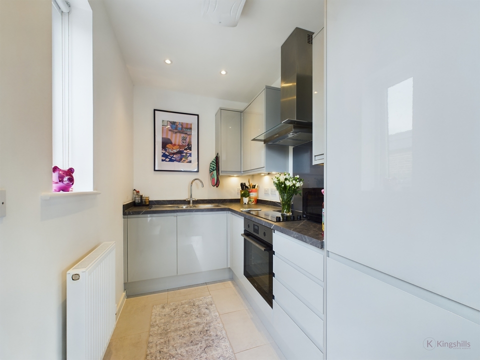1 bed for sale in Warbler Way, High Wycombe  - Property Image 5