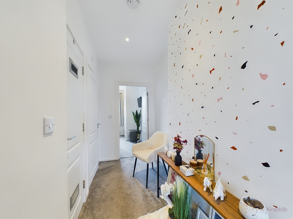 1 bed for sale in Warbler Way, High Wycombe  - Property Image 6