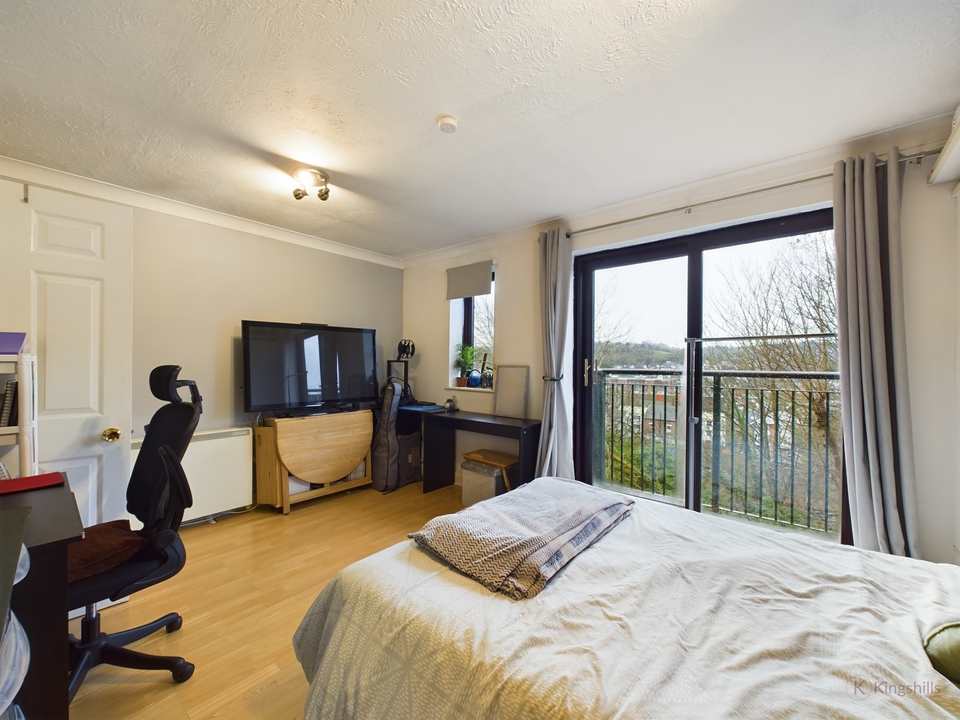 1 bed studio flat for sale in Wyatt Close, High Wycombe  - Property Image 2