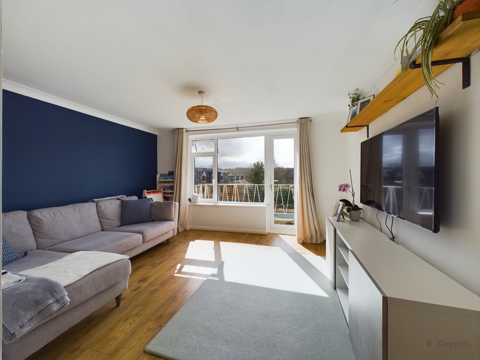 2 bed for sale in Amersham Hill, High Wycombe  - Property Image 2
