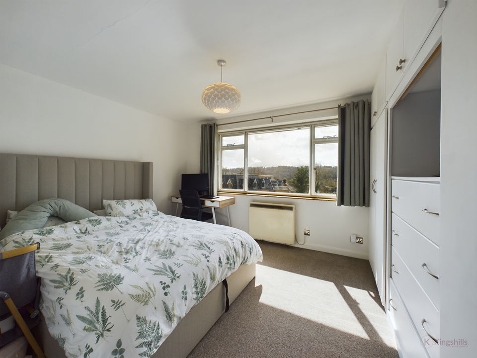 2 bed for sale in Amersham Hill, High Wycombe  - Property Image 6