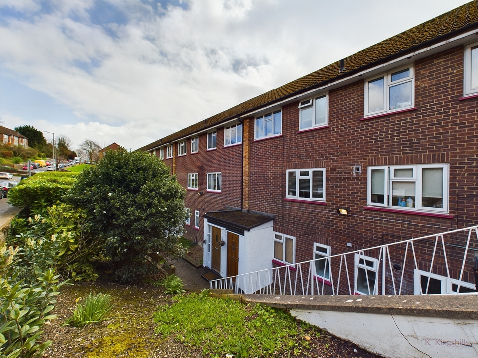 2 bed for sale in Amersham Hill, High Wycombe - Property Image 1