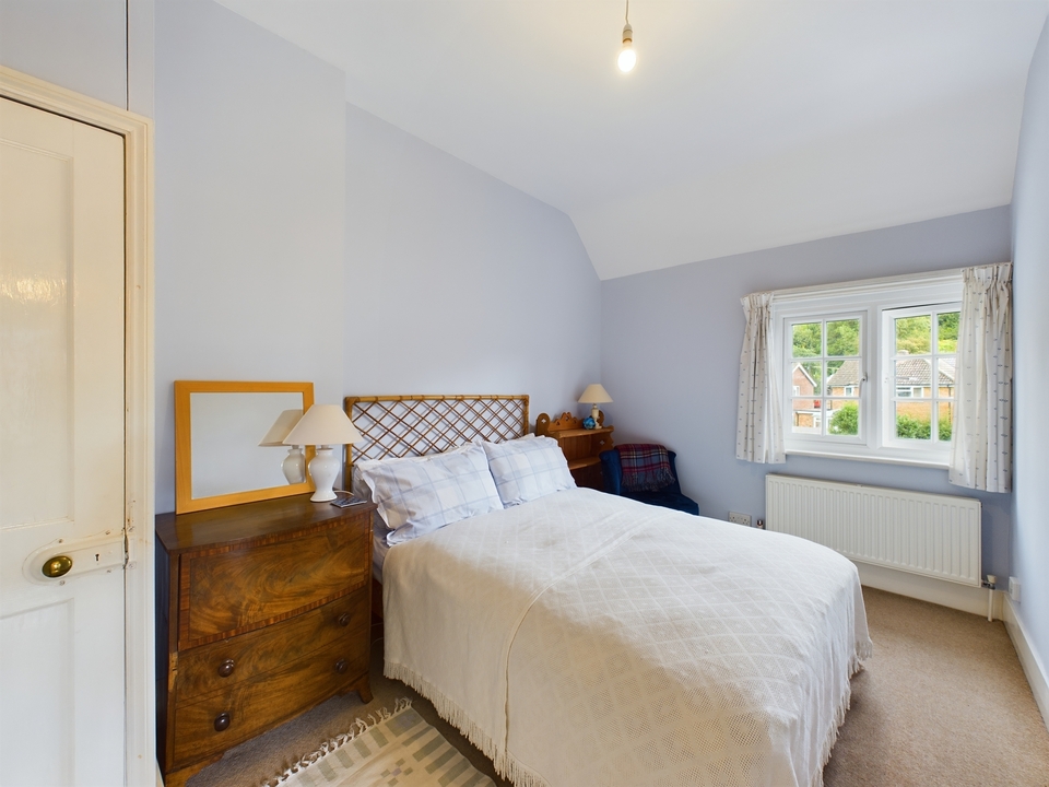 2 bed end of terrace house for sale in Valley Road, High Wycombe  - Property Image 7
