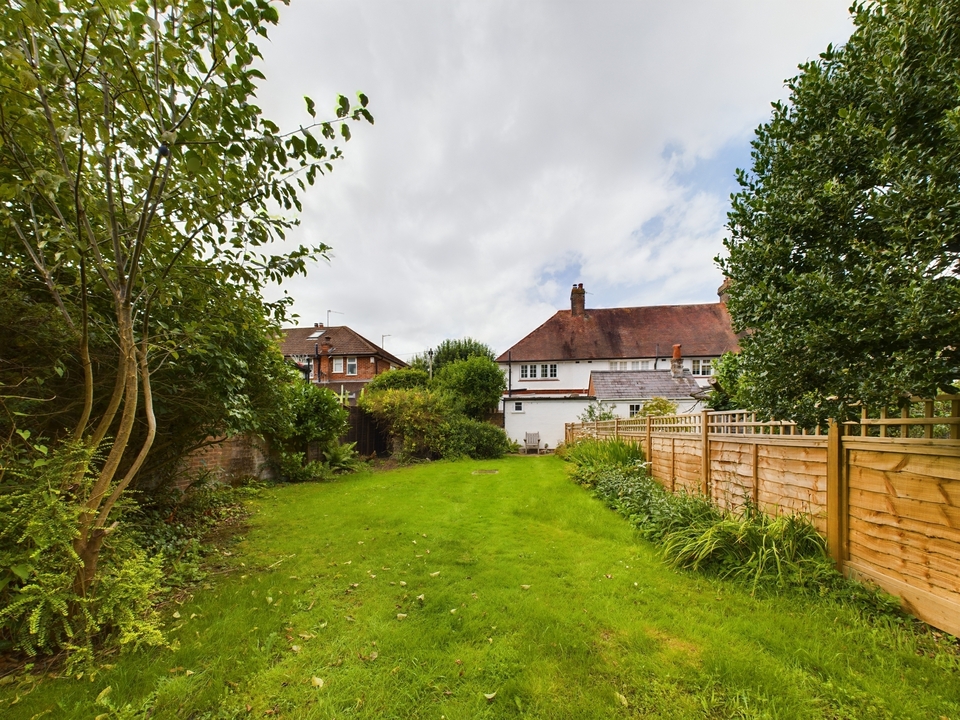 2 bed end of terrace house for sale in Valley Road, High Wycombe  - Property Image 12