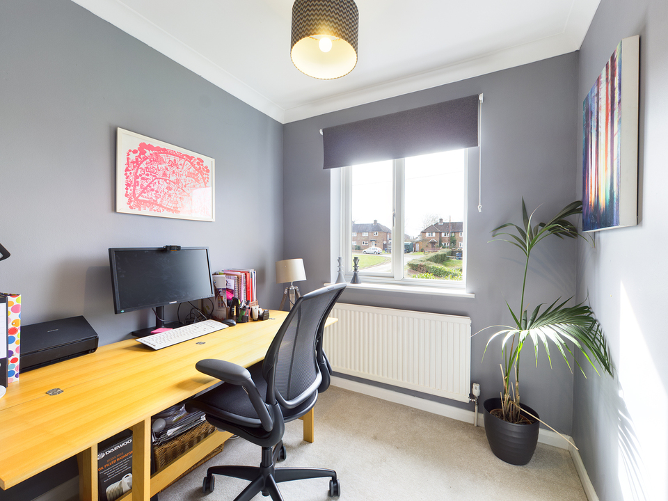 3 bed semi-detached house for sale in Beaumont Way, High Wycombe  - Property Image 16