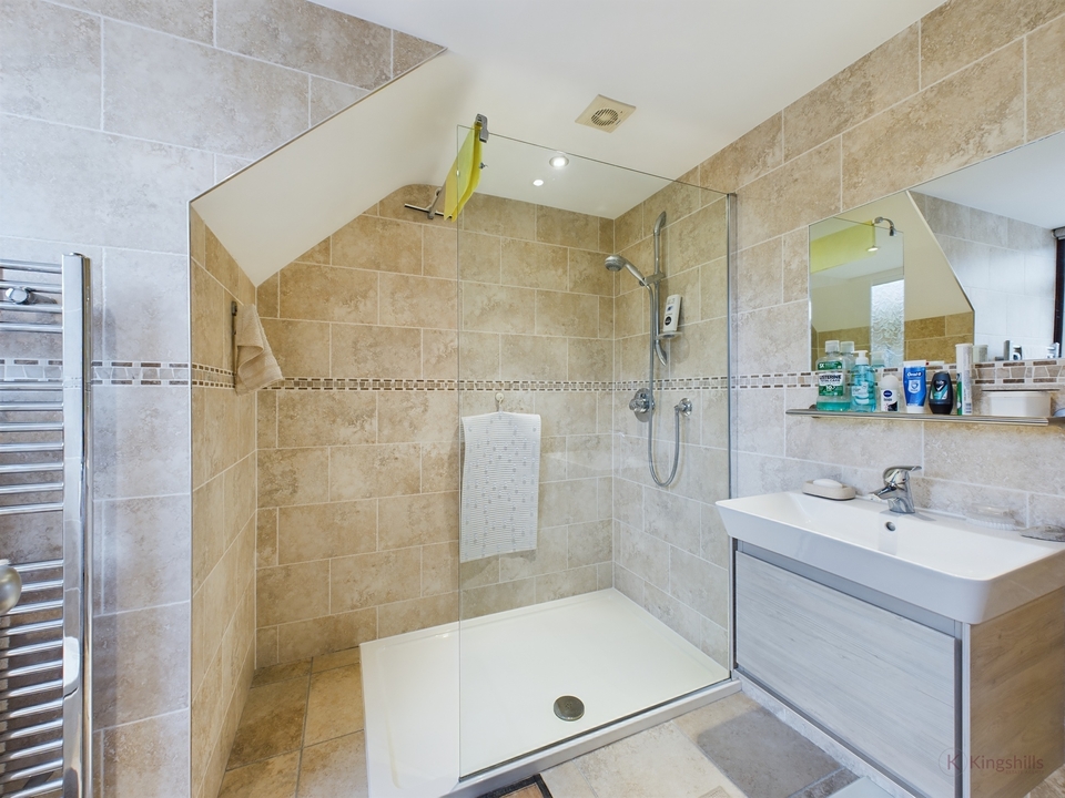 4 bed detached house for sale in Warrendene Road, High Wycombe  - Property Image 18