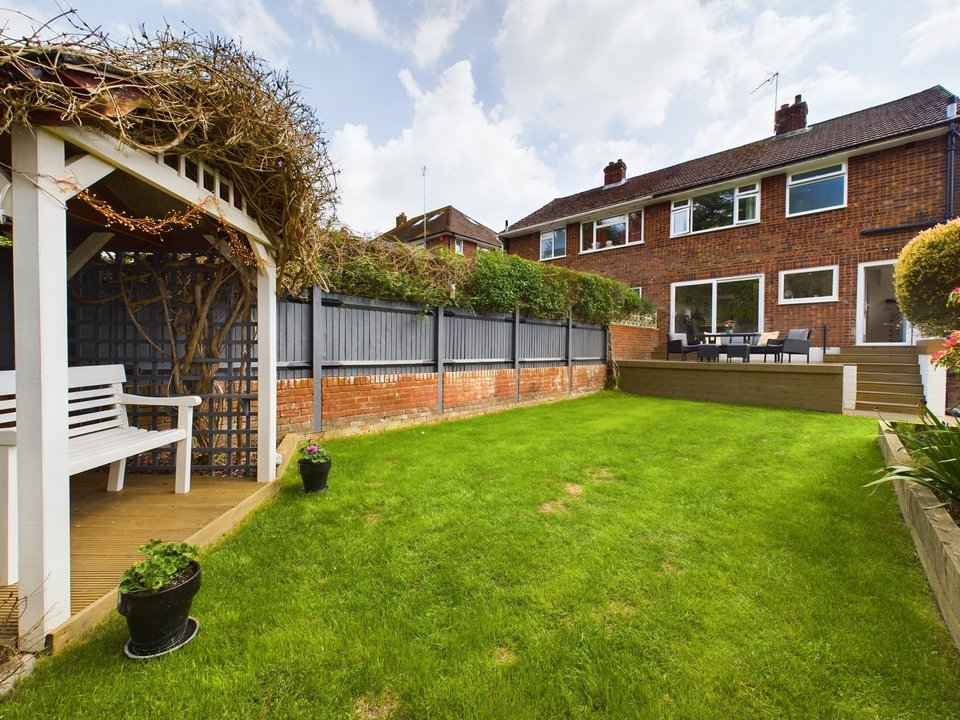 3 bed semi-detached house for sale in Brackley Road, High Wycombe  - Property Image 3