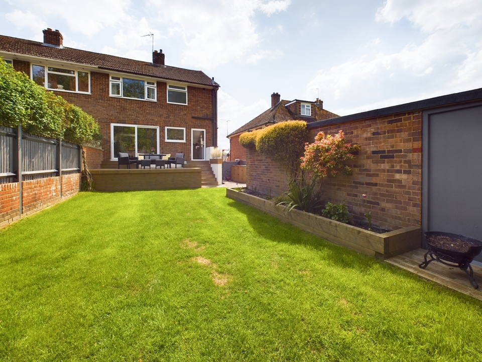 3 bed semi-detached house for sale in Brackley Road, High Wycombe  - Property Image 10