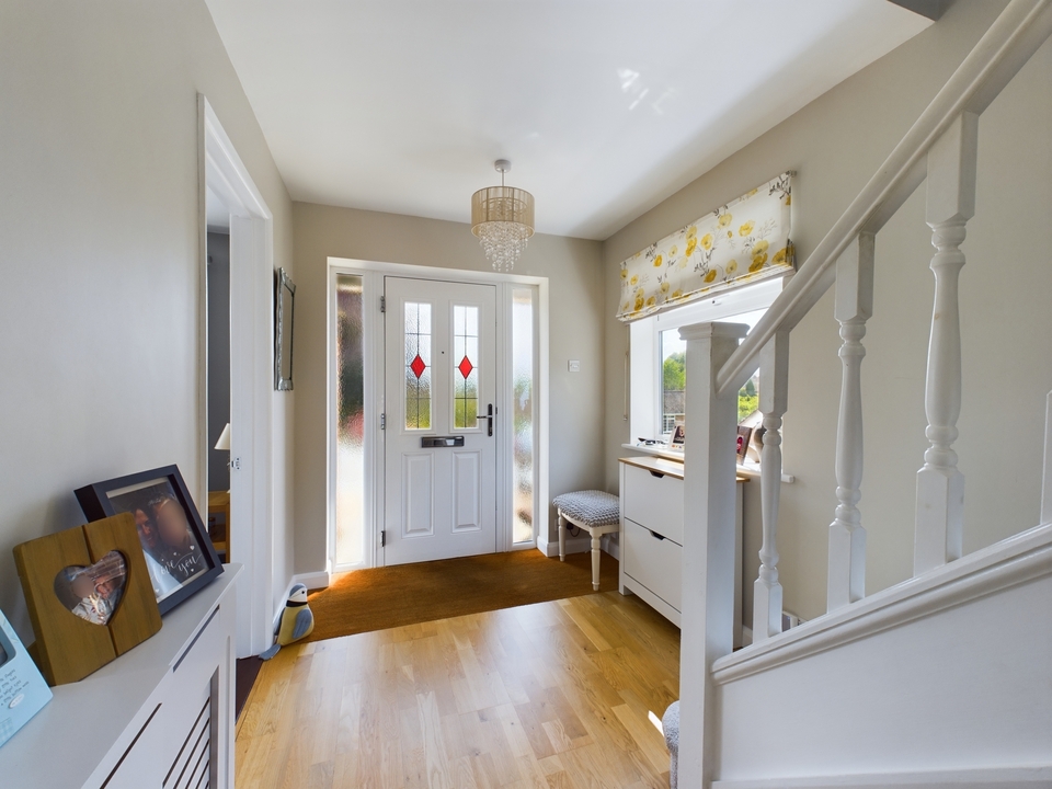 3 bed semi-detached house for sale in Brackley Road, High Wycombe  - Property Image 11
