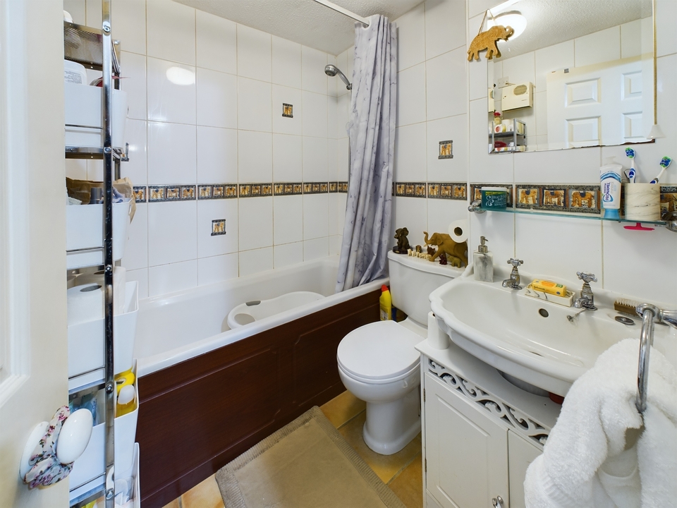 1 bed for sale in Kingsmead Road, High Wycombe  - Property Image 6