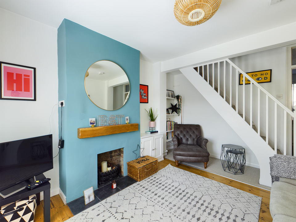 2 bed terraced house for sale in Easton Terrace, High Wycombe  - Property Image 2