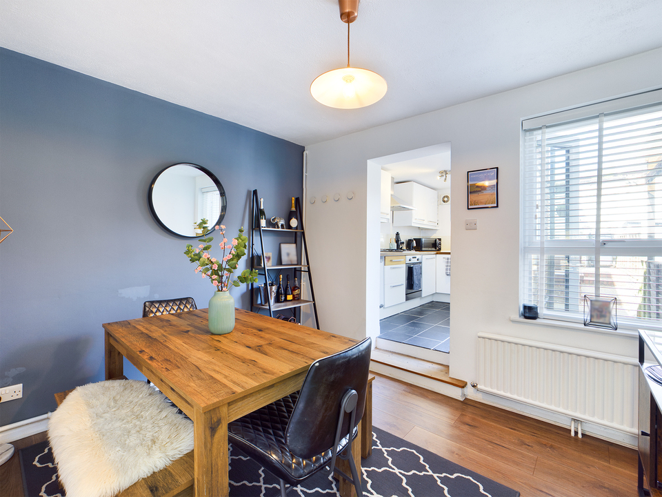 2 bed terraced house for sale in Easton Terrace, High Wycombe  - Property Image 3
