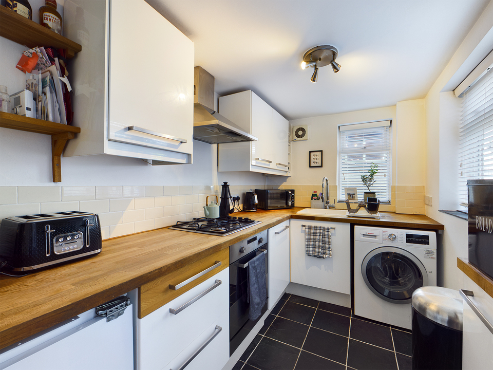 2 bed terraced house for sale in Easton Terrace, High Wycombe  - Property Image 4