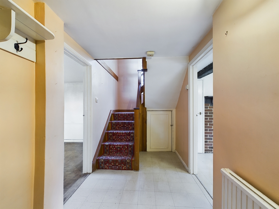 2 bed cottage for sale in High Street, West Wycombe  - Property Image 6