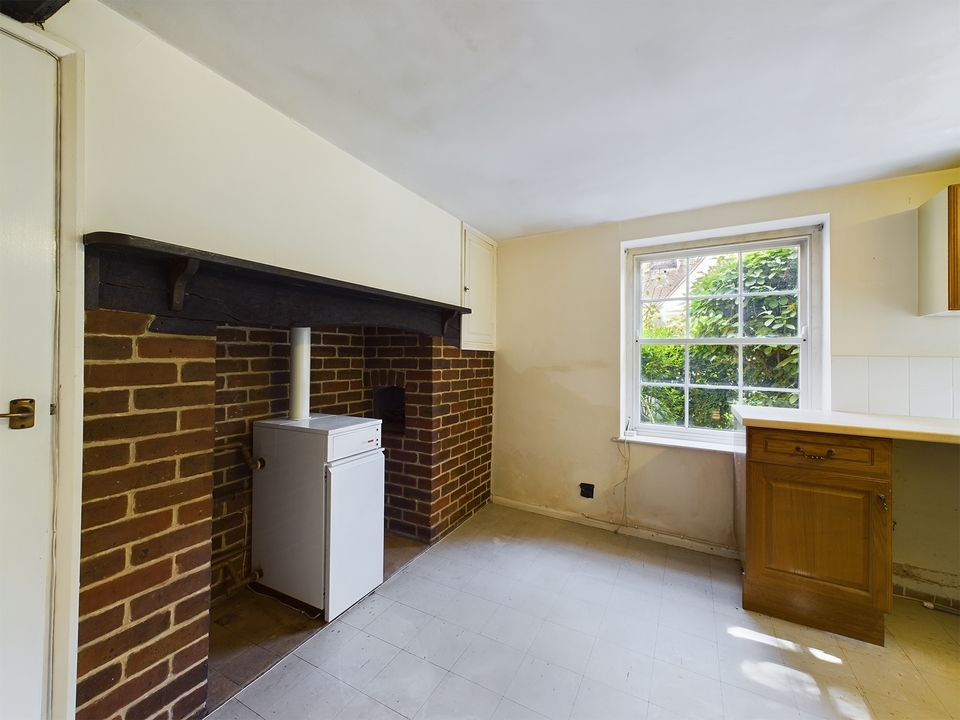 2 bed cottage for sale in High Street, West Wycombe  - Property Image 8
