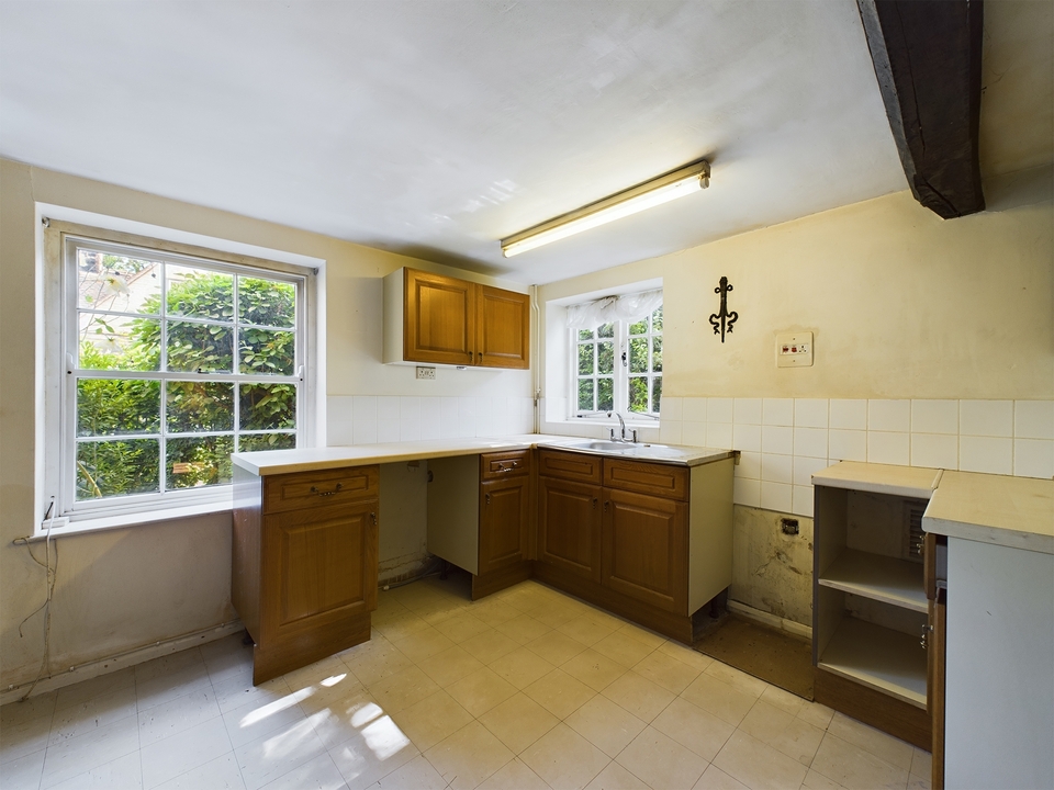 2 bed cottage for sale in High Street, West Wycombe  - Property Image 10