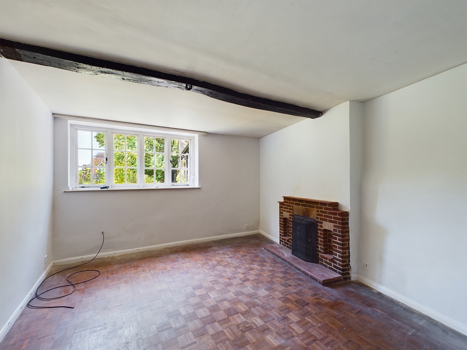 2 bed cottage for sale in High Street, West Wycombe  - Property Image 4