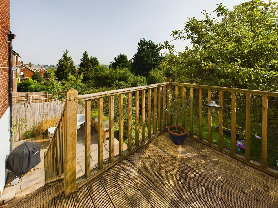 3 bed semi-detached house for sale in Deeds Grove, High Wycombe  - Property Image 12