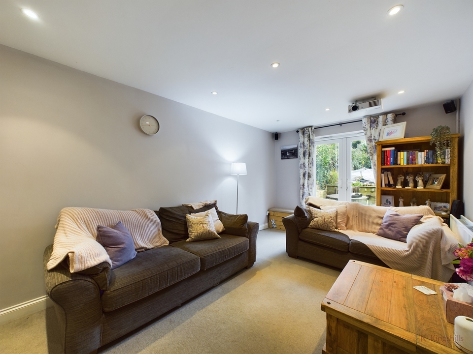 3 bed semi-detached house for sale in Totteridge Lane, High Wycombe  - Property Image 6