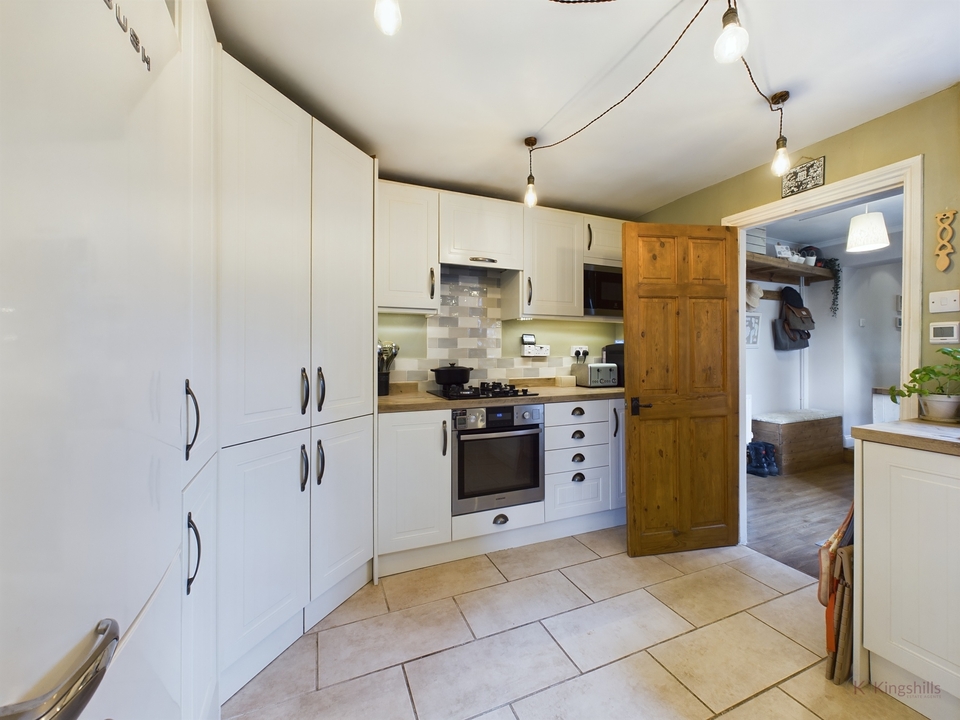 3 bed semi-detached house for sale in Totteridge Lane, High Wycombe  - Property Image 2