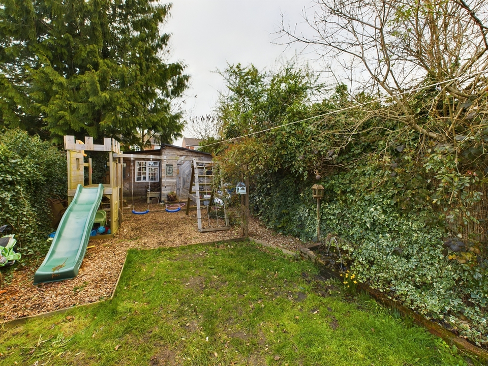 3 bed semi-detached house for sale in Totteridge Lane, High Wycombe  - Property Image 5