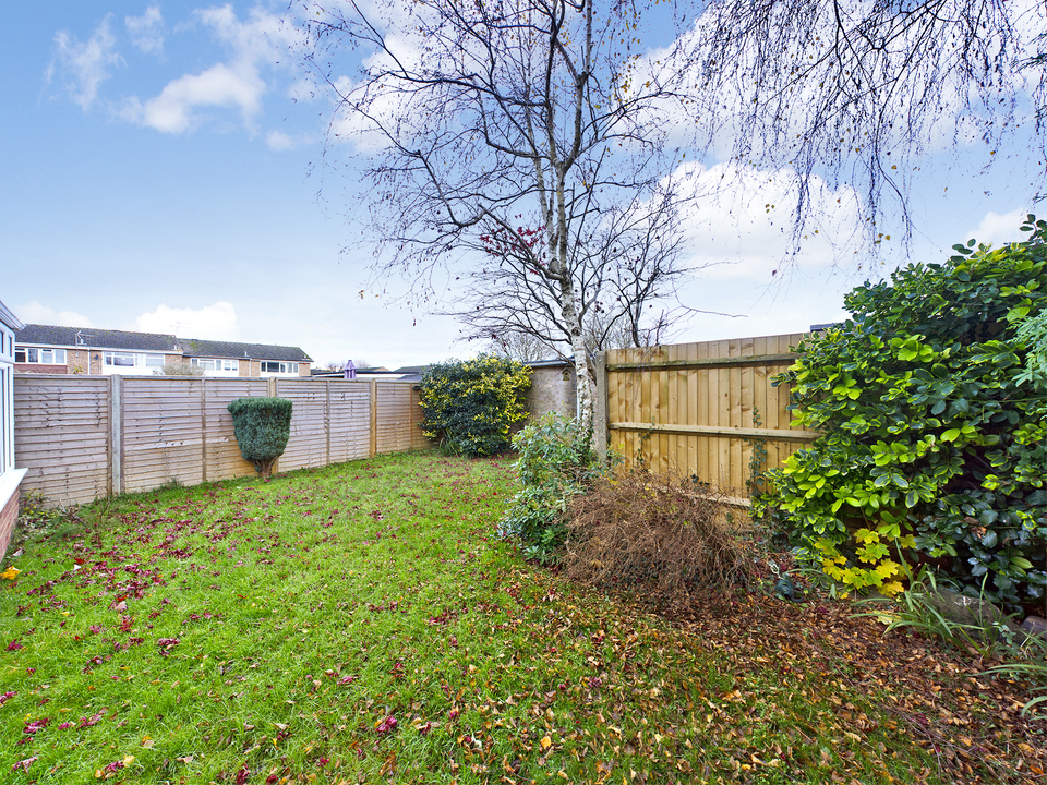 3 bed end of terrace house for sale in Ashfield Way, High Wycombe  - Property Image 9