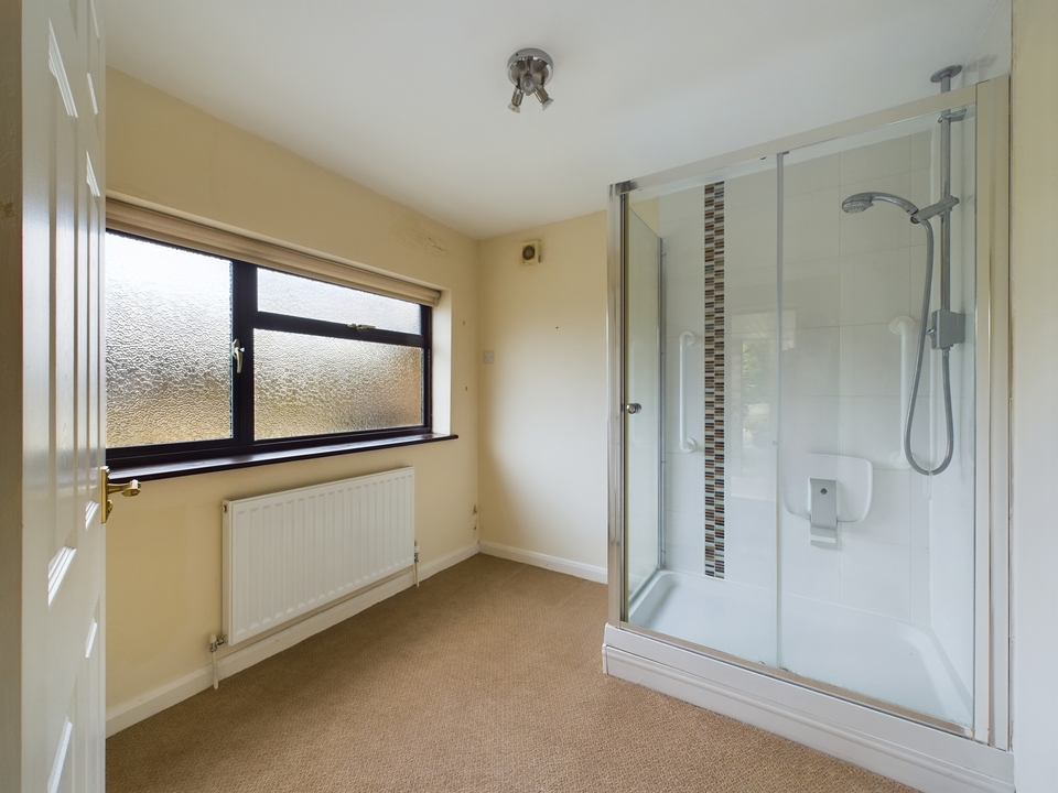 4 bed detached house for sale in Oakengrove Road, High Wycombe  - Property Image 6