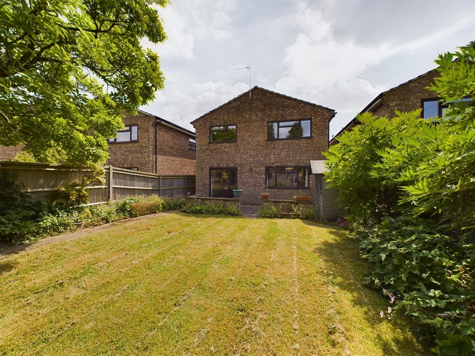4 bed detached house for sale in Oakengrove Road, High Wycombe  - Property Image 13
