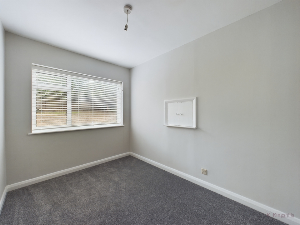 3 bed detached house to rent in Coates Lane, High Wycombe  - Property Image 5