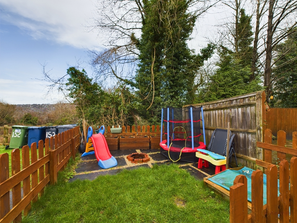 2 bed maisonette for sale in Carver Hill Road, High Wycombe  - Property Image 8