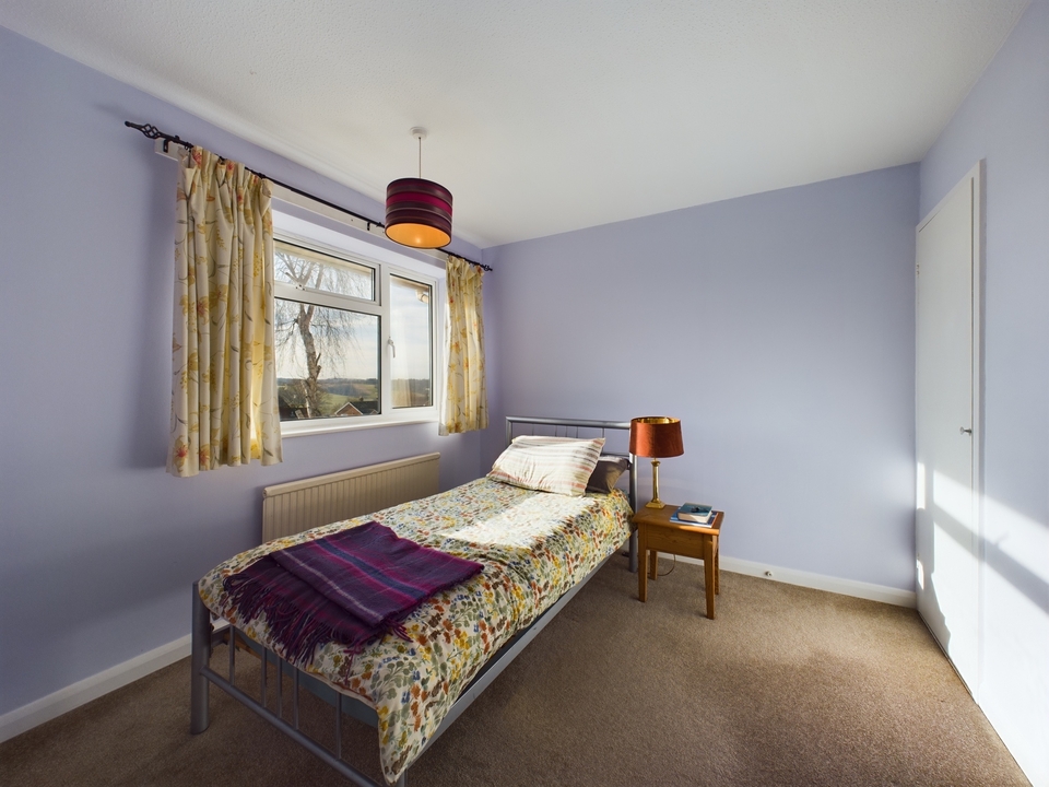 3 bed terraced house for sale in Downley, High Wycombe  - Property Image 10