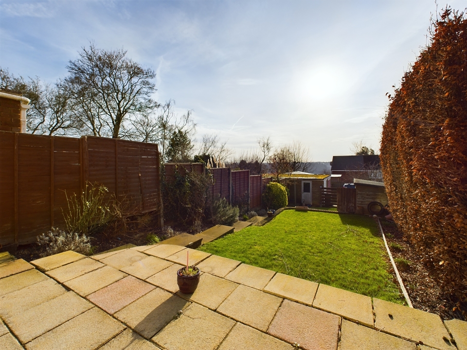 3 bed terraced house for sale in Downley, High Wycombe  - Property Image 3