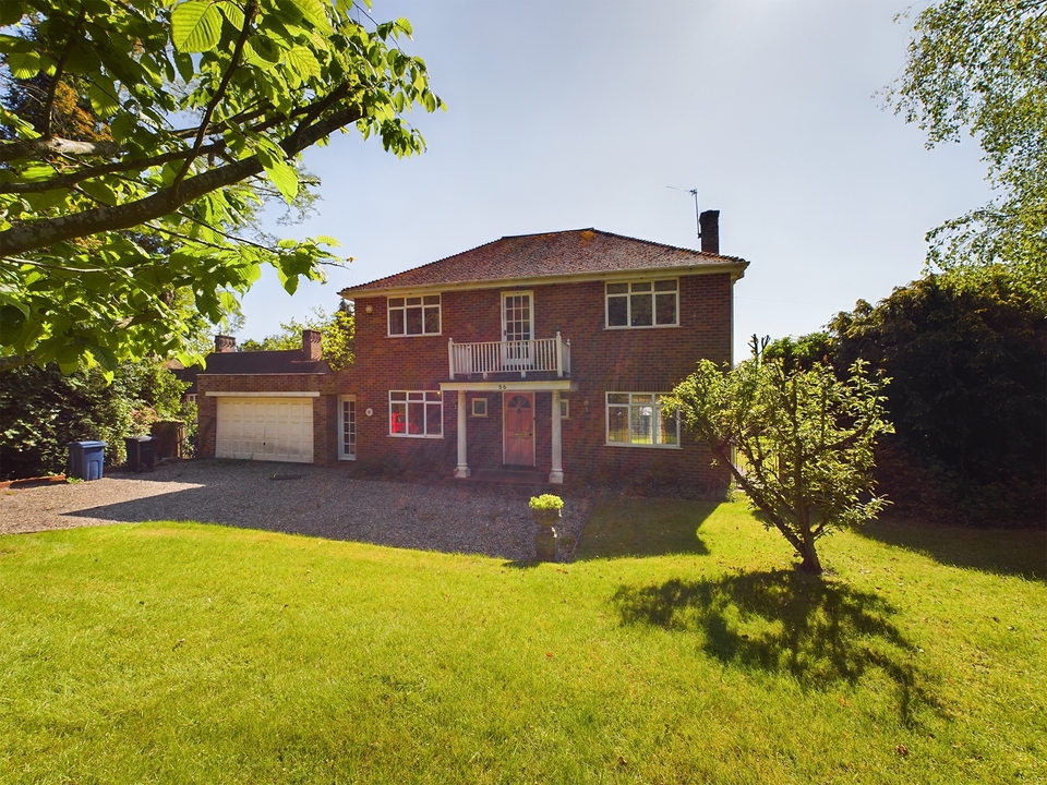 4 bed detached house for sale in Daws Hill Lane, High Wycombe  - Property Image 16