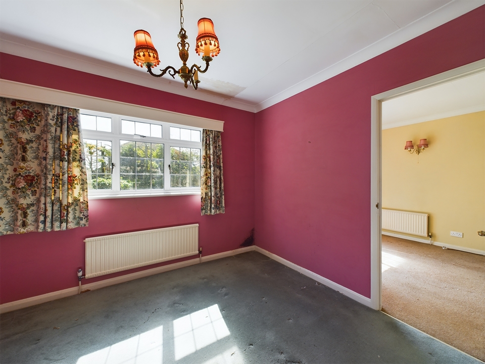 4 bed detached house for sale in Daws Hill Lane, High Wycombe  - Property Image 14