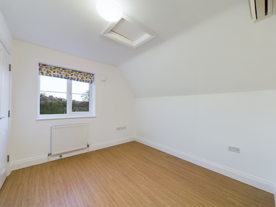 4 bed end of terrace house to rent in Hamilton View, High Wycombe  - Property Image 13