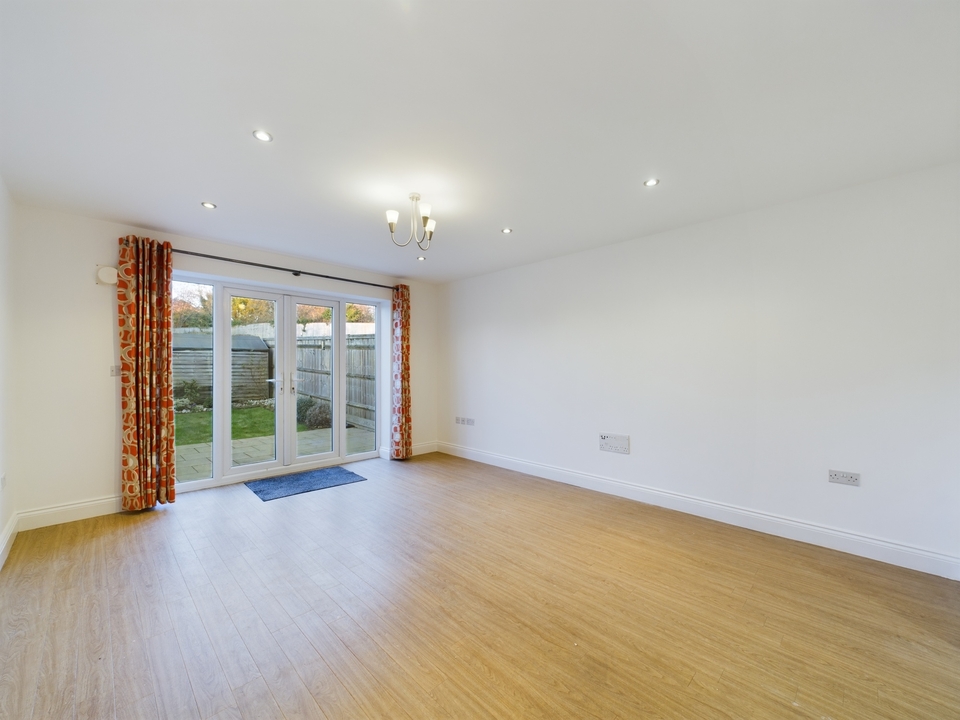 4 bed end of terrace house to rent in Hamilton View, High Wycombe  - Property Image 5