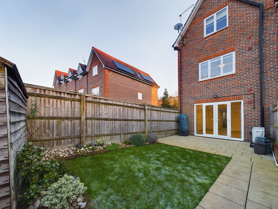 4 bed end of terrace house to rent in Hamilton View, High Wycombe  - Property Image 7