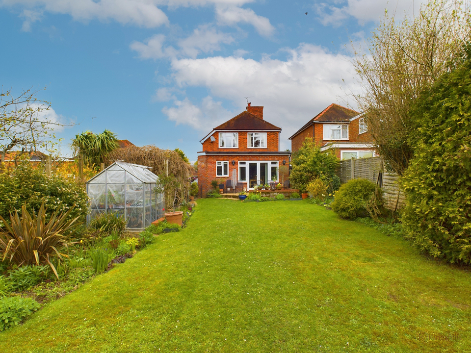 3 bed detached house for sale in New Drive, High Wycombe  - Property Image 2