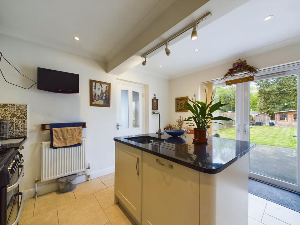 4 bed detached bungalow for sale in Hedgerley Hill, Hedgerley  - Property Image 4