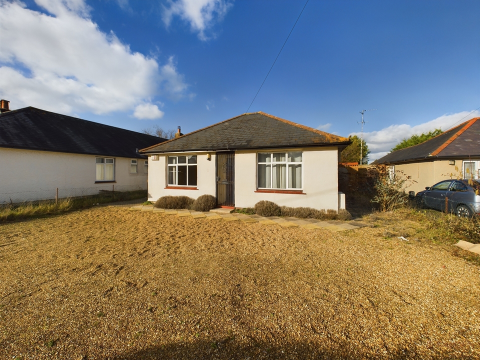 4 bed detached bungalow for sale in Squirrel Lane, High Wycombe  - Property Image 17