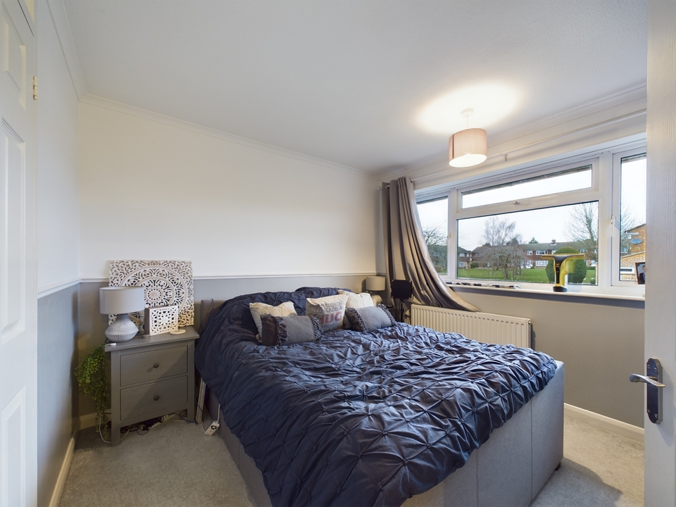3 bed end of terrace house for sale in Meadow Walk, High Wycombe  - Property Image 6