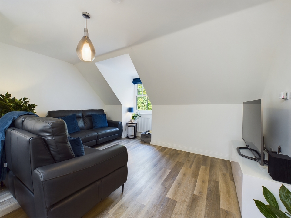 2 bed apartment for sale in Amersham Road, High Wycombe  - Property Image 6