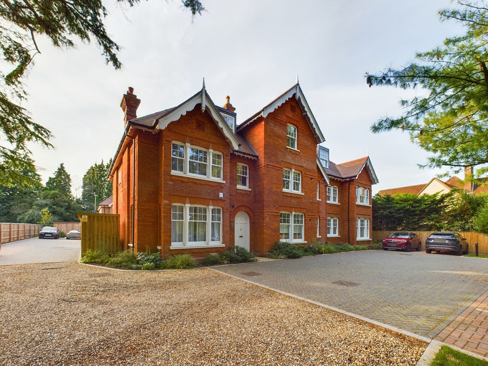 2 bed apartment for sale in Amersham Road, High Wycombe  - Property Image 15