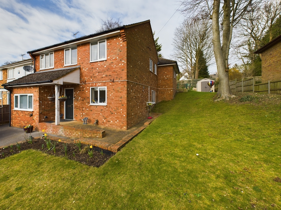 4 bed detached house for sale in Rye View, High Wycombe  - Property Image 18