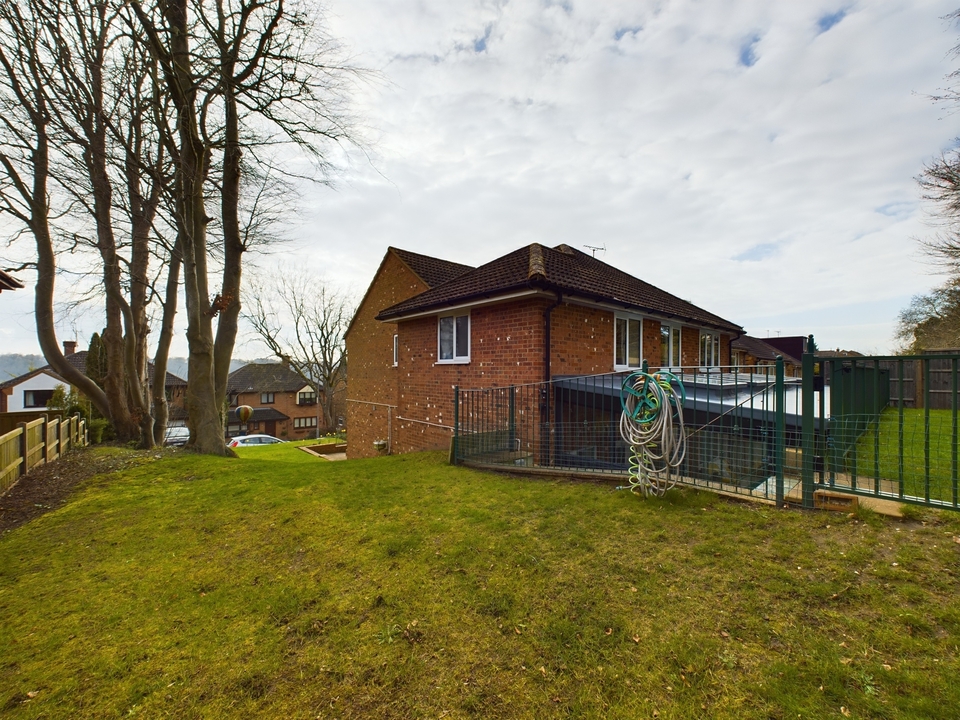4 bed detached house for sale in Rye View, High Wycombe  - Property Image 23