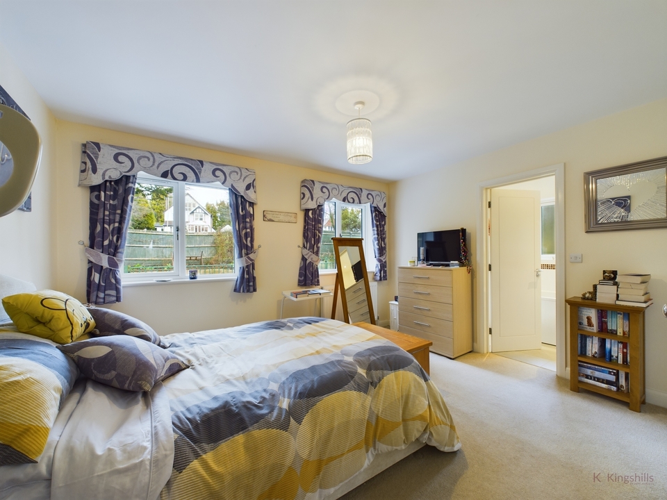 4 bed detached house for sale in Rye View, High Wycombe  - Property Image 9
